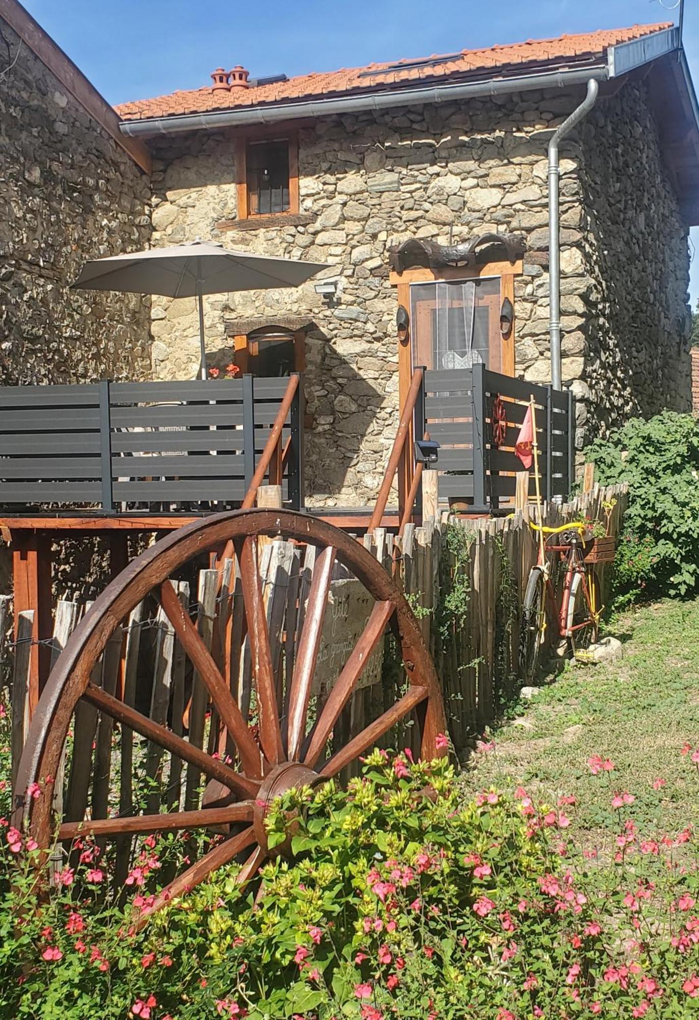 Gite La Grangette De Pauline Mercus-Garrabet Exteriér fotografie